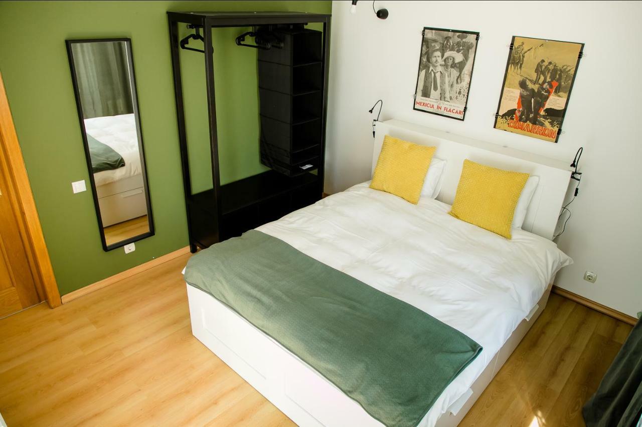 Studio 35 Busteni Luaran gambar