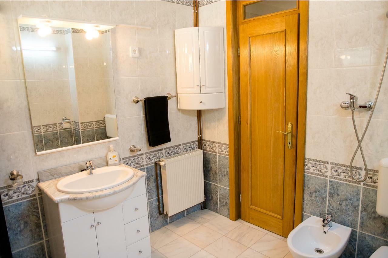 Studio 35 Busteni Luaran gambar